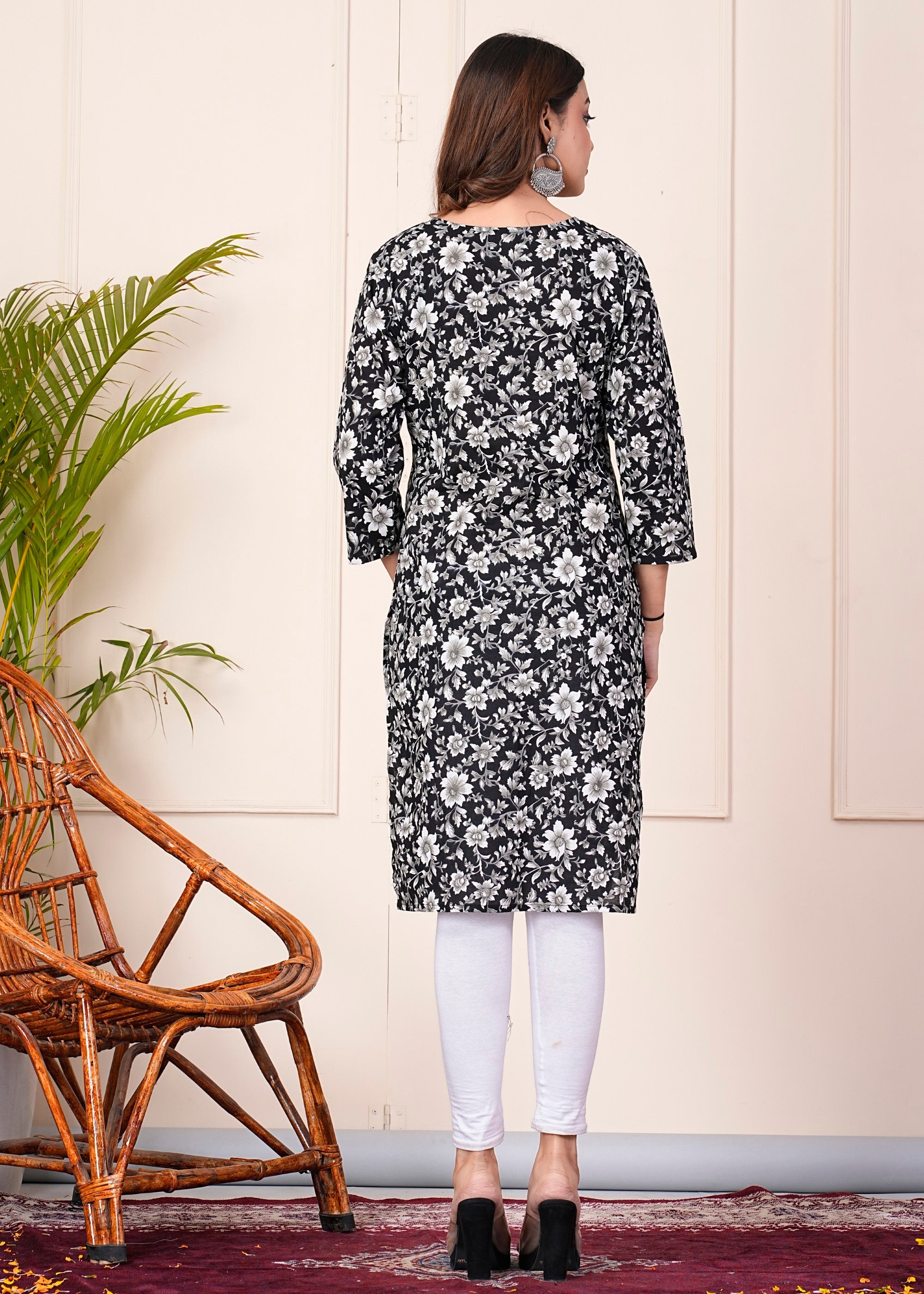 SUNEKH BEAUTIFUL DESIGN KURTI