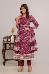 MAROON & GREY HIGH DEMAND KURTA SETS WITH HEAVY DESIGN PRINT